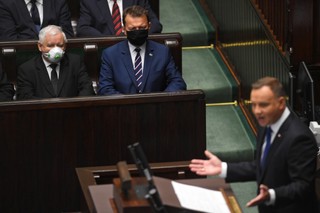 Prezydent mebluje rząd. Weto Dudy jest uznawane za prztyczek w nos prezesa Kaczyńskiego