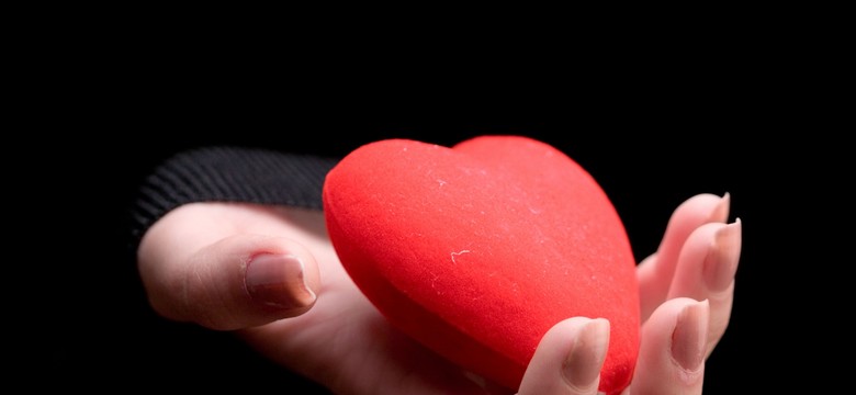 Kobiety częściej mają "złamane serce". Dlaczego?