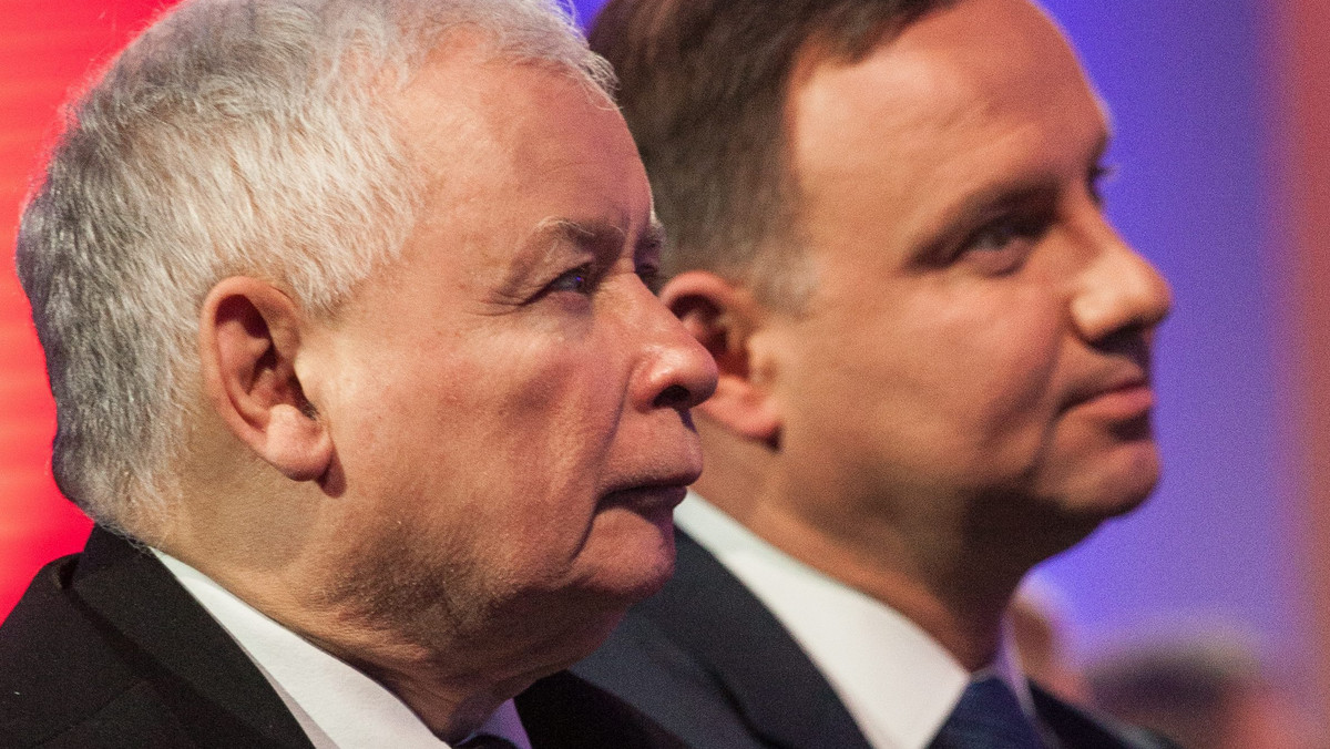 Prezes PiS Jarosław Kaczyński zajął pierwsze miejsce w rankingu 50 najbardziej wpływowych prawników "Dziennika Gazety Prawnej". Drugi jest prezydent Andrzej Duda. Obaj zajmowali te same pozycje w poprzednim rankingu "DGP".