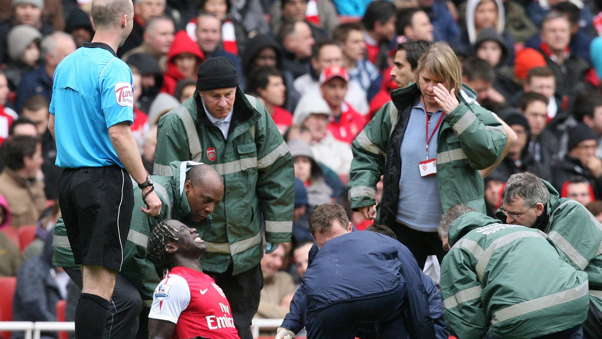 Bacary Sagna złamał nogę podczas meczu Premier Legaue Arsenal - Norwich (3:3). Klub potwierdził, że uraz wyklucza reprezentanta Francji z Euro 2012.