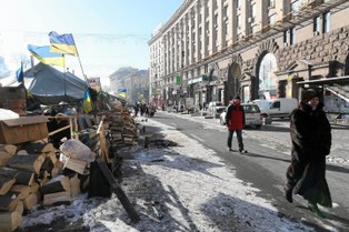 Ukraina: nieznani liderzy Majdanu już się ze sobą biją