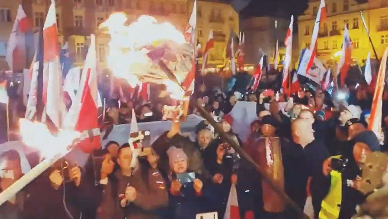 Kalisz: Antysemicki marsz 11 listopada. Uczestnicy spalili średniowieczny tekst