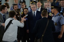 Komorowski pomoże PO w wyborach do Sejmu. "Chcę być cząstką frontu obrony wolności"