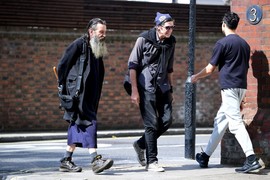 Ovo je SIN PIRSA BROSNANA koga se slavni otac ODREKAO pre 20 godina! "ISKUŠAVAO je sve u porodici, a najviše sebe", evo šta je izazvalo PORODIČNU DRAMU