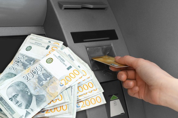 Ako ove godine idete na more, jedno pitanje na bankomatu može da vam 