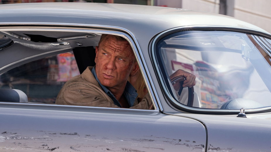 Kadr z filmu "Nie czas umierać". Daniel Craig jako James Bond