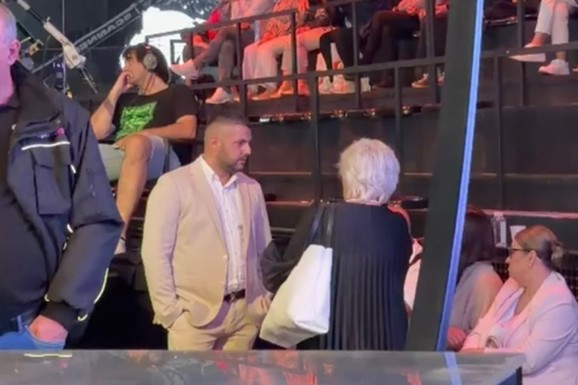 ASMIN NEĆE DA SE IZVINI STANIJINOJ MAJCI Slavica ga ne zanima: Evo od koga se Durdžić sve vreme ne odvaja u finalu Elite 9 (VIDEO)