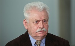 Szeremietiew: Ambitne deklaracje Macierewicza mogą wynikać z braku wiedzy