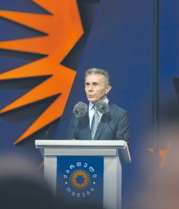 Gruzja zmienia się w dyktaturę