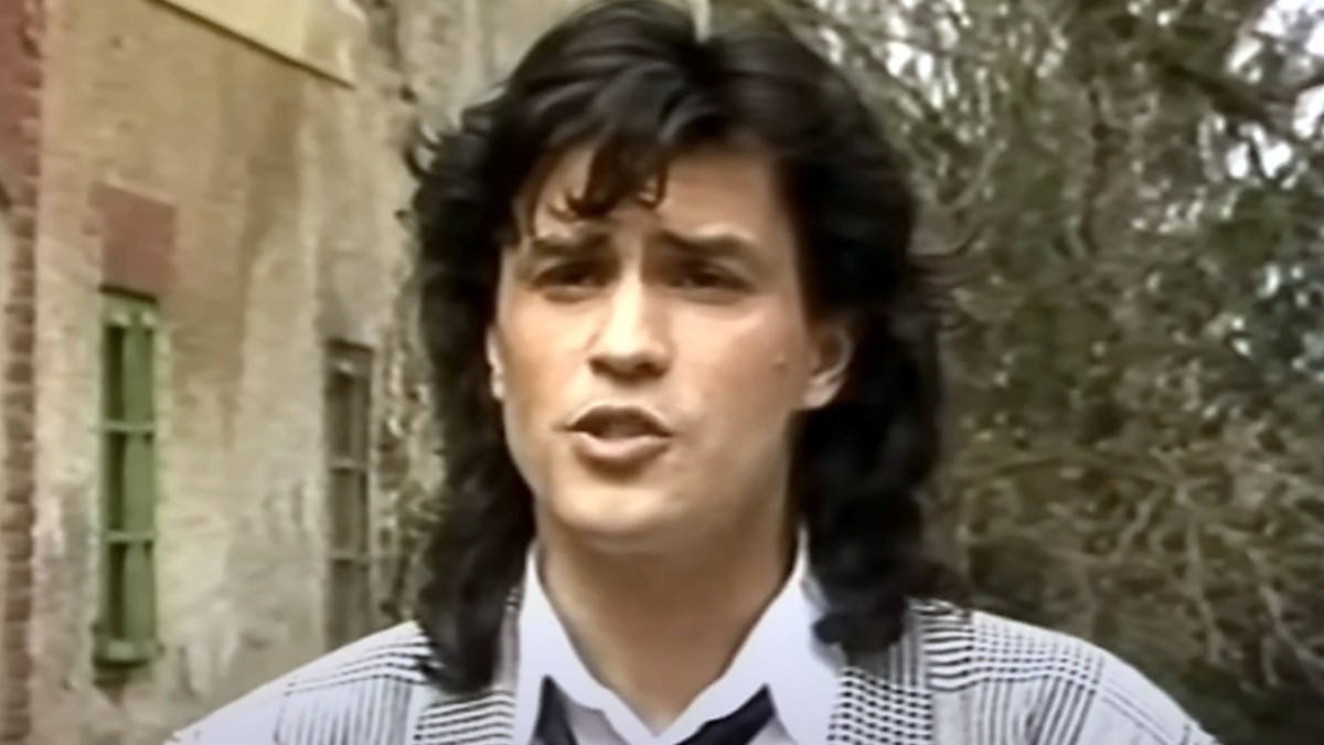 Bio je SIMBOL LEPOTE Jugoslavije, a evo kako izgleda u OSMOJ DECENIJI! Retko ko bi ga prepoznao: Oženio 30 godina mlađu i zgodnu crnku, pa usledio razvod