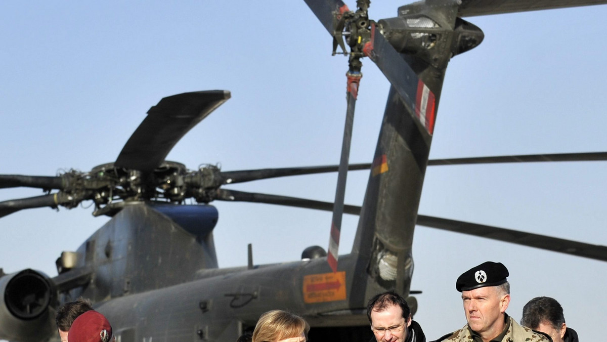 Kanclerz Niemiec Angela Merkel odwiedziła w sobotę żołnierzy Bundeswehry, stacjonujących w Afganistanie. Jak relacjonują media, w trakcie tej wizyty po raz pierwszy otwarcie porównała operację pod Hindukuszem z wojną.