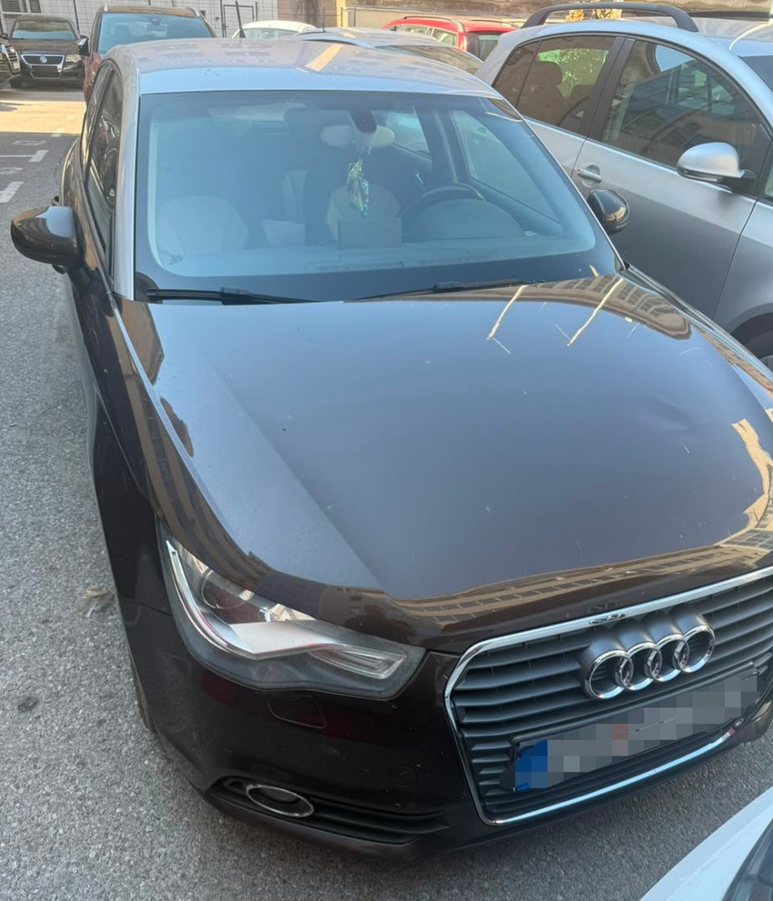 Policija Crne Gore oduzela automobil za koji se sumnja da je služio za uličnu prodaju droge.