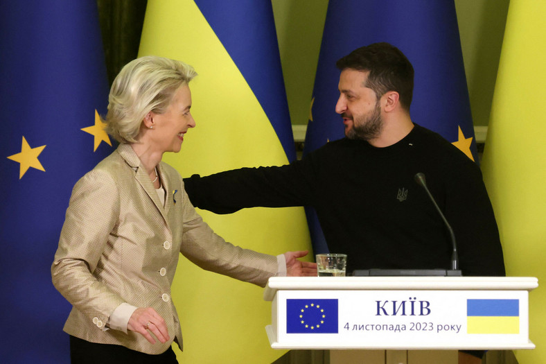 Przewodnicząca Komisji Europejskiej Ursula von der Leyen i prezydent Ukrainy Wołodymyr Zełenski po rozmowach w Kijowie, Ukraina, 4 listopada 2023 r.