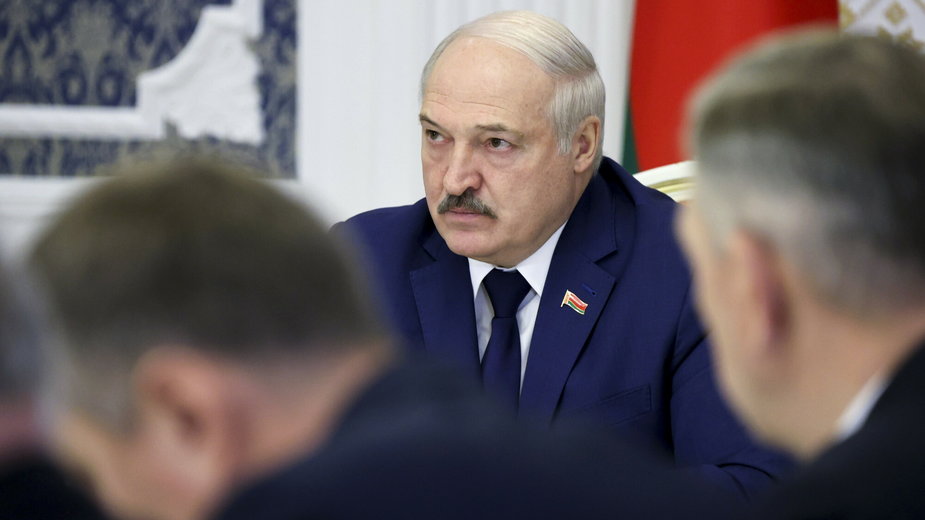 Prezydent Białorusi Aleksander Łukaszenko przemawia na posiedzeniu gabinetu w Mińsku, 11.11.2021.