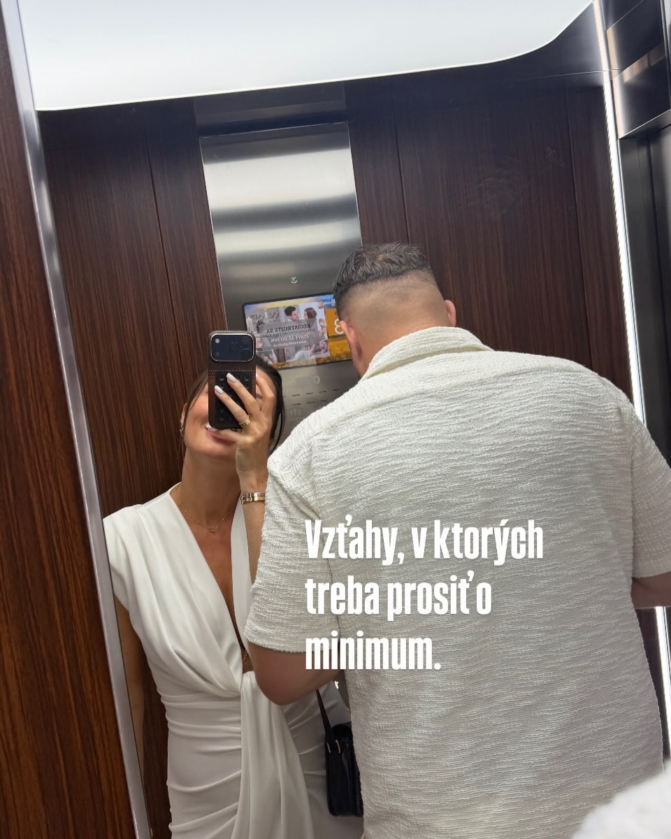 Moderátorka Kristína Kormúthová žiari po boku záhadného muža. 