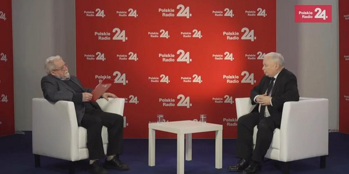 Wywiad z Kaczyńskim zaczął się od dwóch wpadek.