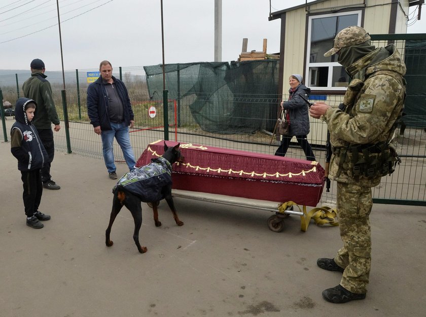 Sceny grozy na przejściu granicznym. Tutaj nie odpuszczą nawet nieboszczykowi