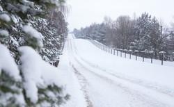 Przemytnik porzucił na mrozie 19 uchodźców. Bo zepsuł mu się samochód...