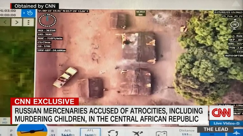 Snimak iz vazduha na spaljeno selo