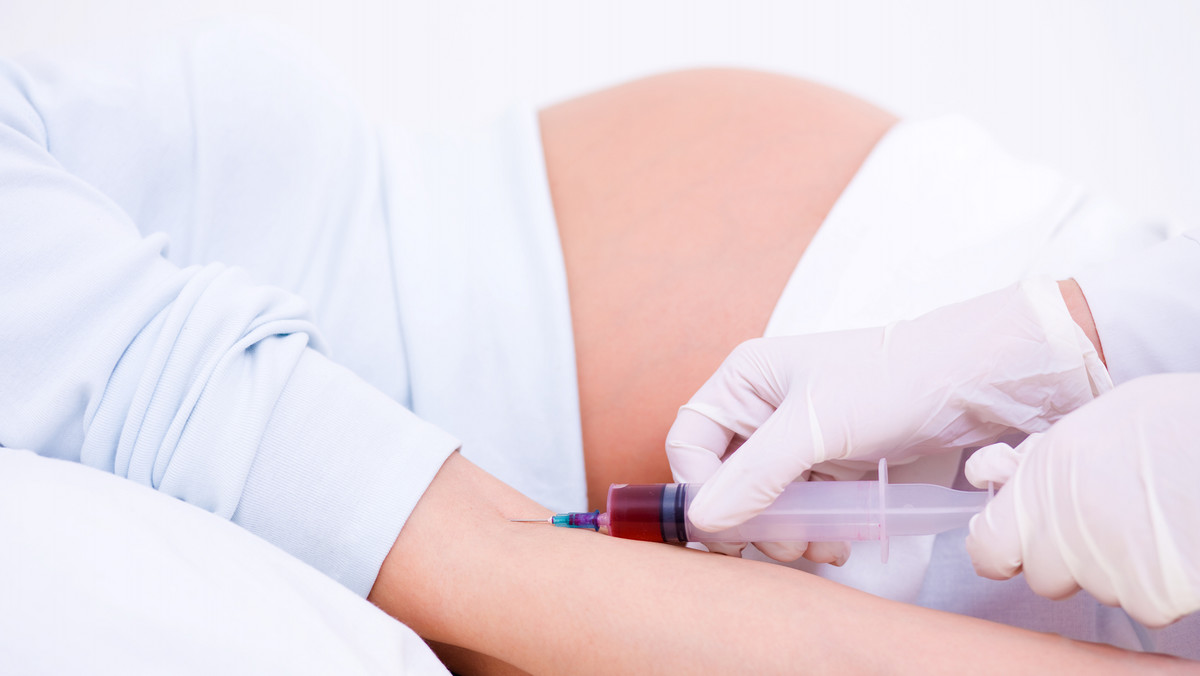 Badanie krwi a ciąża: dlaczego warto je wykonać? Badania zalecane przed ciążą