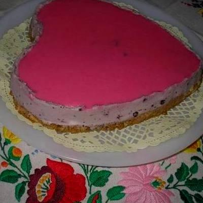 Valentin-napi áfonyás torta