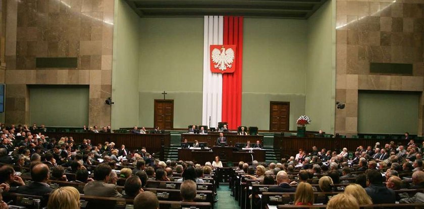 Sejm zajmie się powodzią mimo wakacji