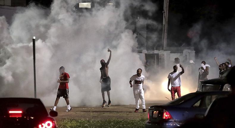 25 Memphis officers hurt in protest after a shooting [Time]