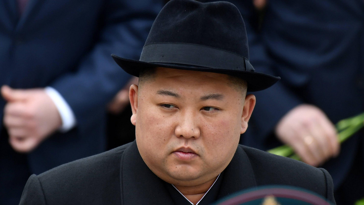 Korea Północna zwróciła się do ONZ o obniżenie liczby personelu międzynarodowego, rozmieszczonego w tym kraju w celach pomocowych - poinformowała agencja Reuters. Zdaniem Pjongjangu programy humanitarne ONZ zakończyły się niepowodzeniem „z powodu upolitycznienia pomocy przez wrogie siły”.