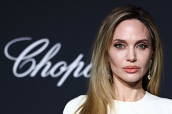 Sekrety urody i diety Angeliny Jolie. Jada insekty