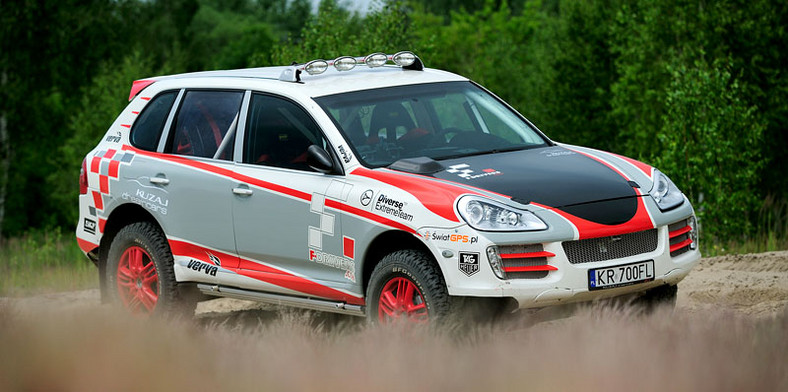 Porsche Cayenne STT Racing: Komornicki i Marton - testy nowego samochodu (fotogaleria)