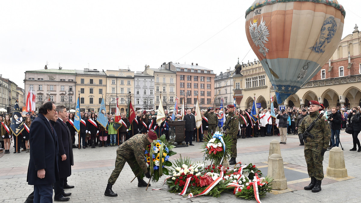 Dziś, w 223. rocznicę przysięgi Tadeusza Kościuszki, na krakowskim Rynku Głównym odbyła się uroczysta inauguracja obchodów Roku Tadeusza Kościuszki, ogłoszonego przez Sejm z okazji 200. rocznicy jego śmierci.