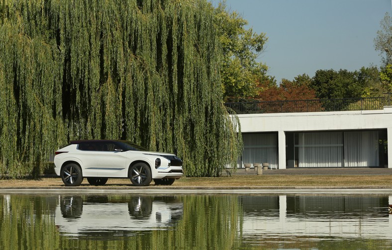 Mitsubishi GT-PHEV Concept