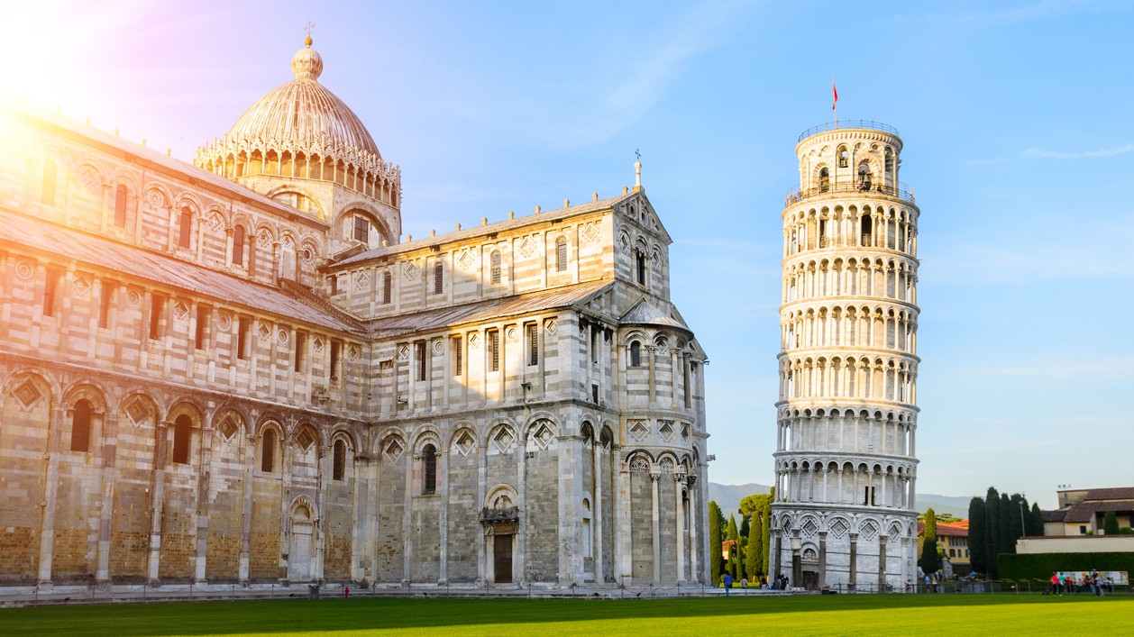 Šikmá veža a majestátny Dóm na Piazza dei Miracoli.