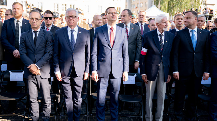 Heiko Maas német külügyminiszter (jobbra) a lengyel kollégájával, Jacek Czaputowicz-cal, Mateusz Morawiecki miniszterelnökkel és Andrzej Duda elnökkel / Fotó: Northfoto