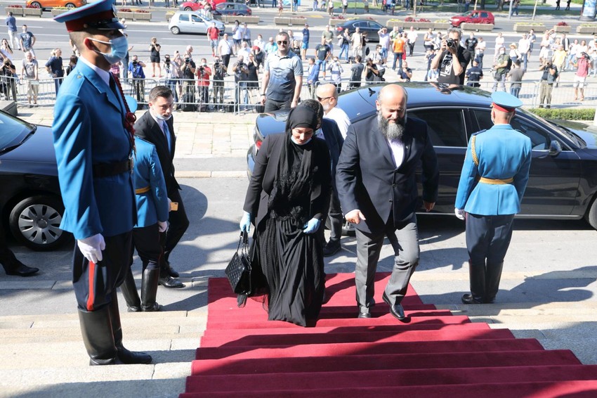 Pramenković i Zukorlić na stepenicama Skupštine