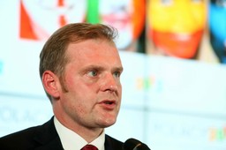 Gigantyczne premie dla prezesów PL.2012 - ponad milion trzysta tysięcy złotych