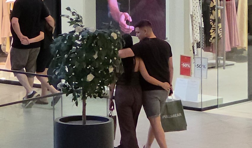 Stefan Cekić sa trudnom ženom