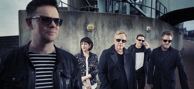 New Order wraca do złotych czasów synthpopu (w znakomitym towarzystwie)