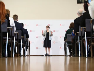 Anna Zalewska, minister edukacji, ma duży problem. Wynagrodzenia nauczycieli to tylko jego część