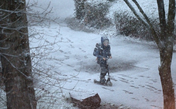 Ponad 1,6 tys. razy interweniowali strażacy od czwartku w związku z opadami śniegu, deszczu i silnego wiatru