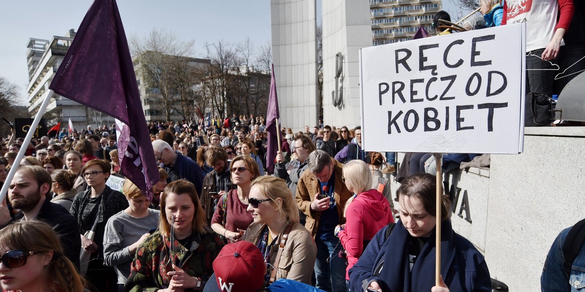 Polka pracująca w klinice aborcyjnej: obudzimy się w państwie policyjnym