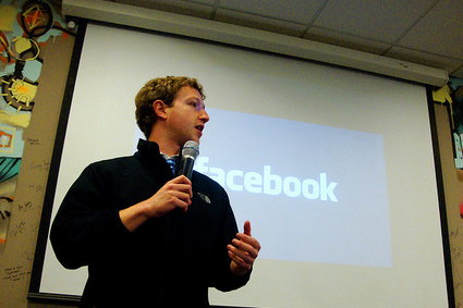 Mark Zuckerberg skończył 34 lata. Oto 33 zdjęcia pokazujące ewolucję Facebooka
