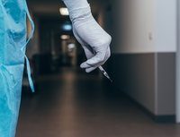 85 beteget ölt meg egy német ápoló: szívhalált okozó szert adott be nekik, hogy bizonyítsa, tud újraéleszteni