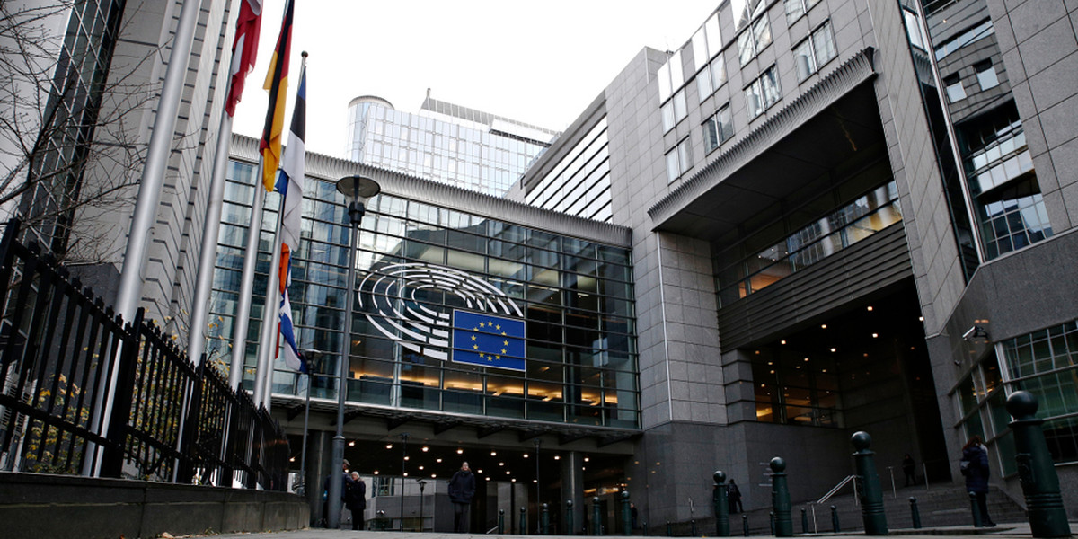 Parlament Europejski (PE) zatwierdził nowe prawo dot. relacji platforma-biznes (P2B).