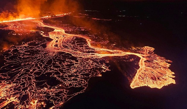 Erupcija vulkana na poluostrvu Rejkjanes, Island