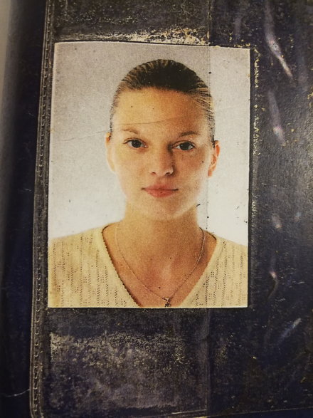 Zdjęcie kobiety z dokumentu znalezionego niedaleko miejsca zbrodni