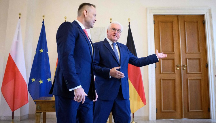 Der Spiegel" zwraca uwagę na "dziwną" propozycję Nawrockiego. "To nie ma związku"