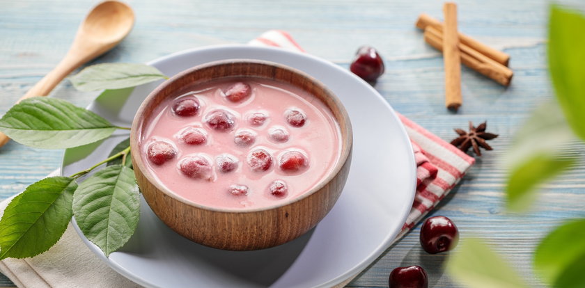 Masz wiśnie i jogurt? Przygotuj z nich tę węgierską zupę. Będzie pysznym deserem lub ciekawą przystawką