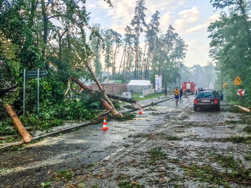 Nawałnice nad Polską. Zerwane dachy z 117 domów