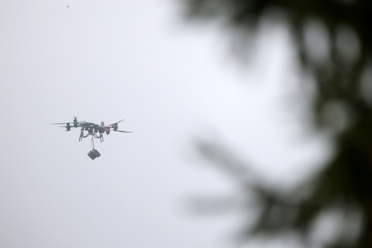 "Dziurawe niebo" nad Polską. Dlaczego drony omijają radary